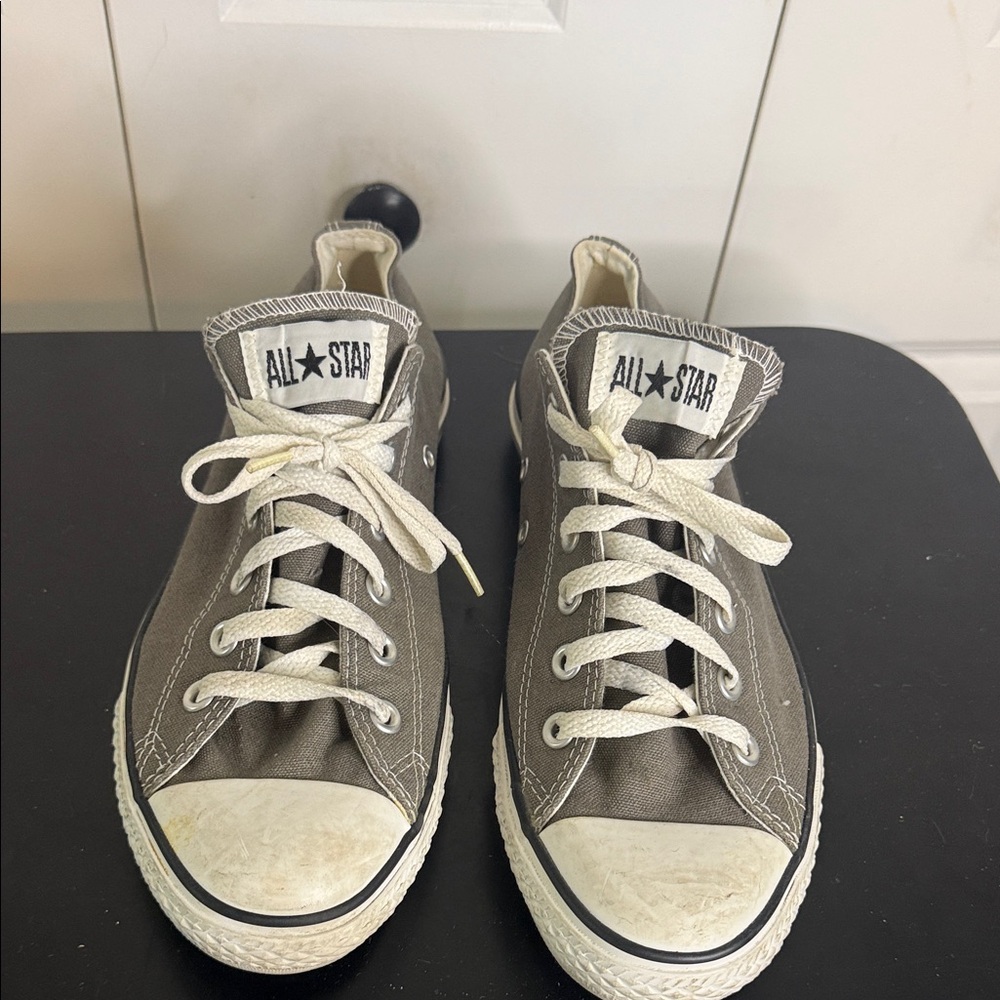 Converse Women's Gray Sneakers